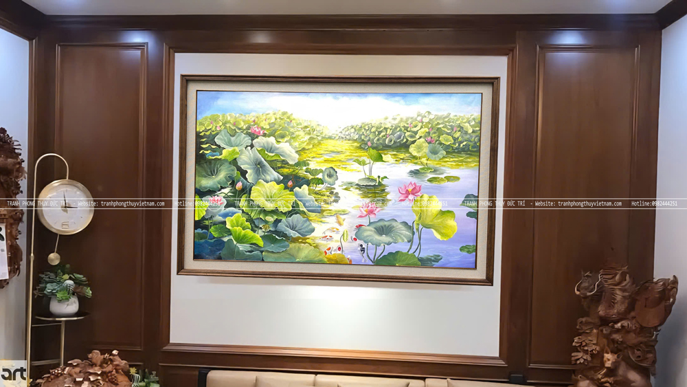 Tranh sơn dầu hoa sen cửu ngư treo phòng khách đẹp và ý nghĩa
