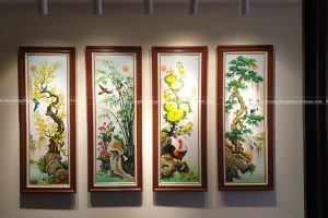 Bộ tranh tứ quý Tùng Cúc Trúc Mai treo phòng khách cân đối trên mảng tường
