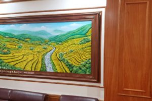 lắp đặt tranh phong cảnh ruộng bậc thang tại nhà khách hàng