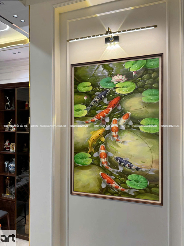 Tranh phong thủy cửu ngư quần hội treo phòng khách Tranh phong thủy cửu ngư quần hội treo phòng khách