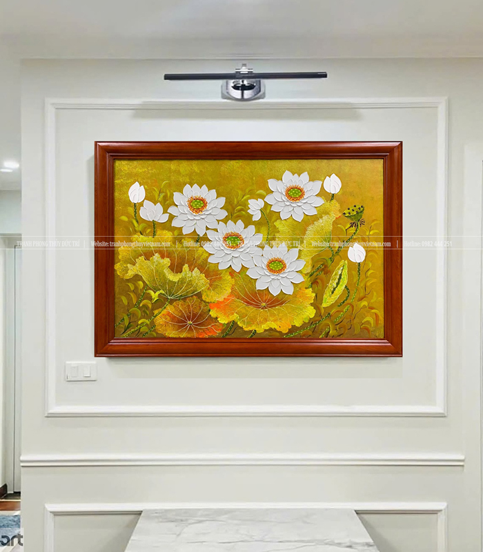 Tranh hoa sen trắng phong thủy phòng khách