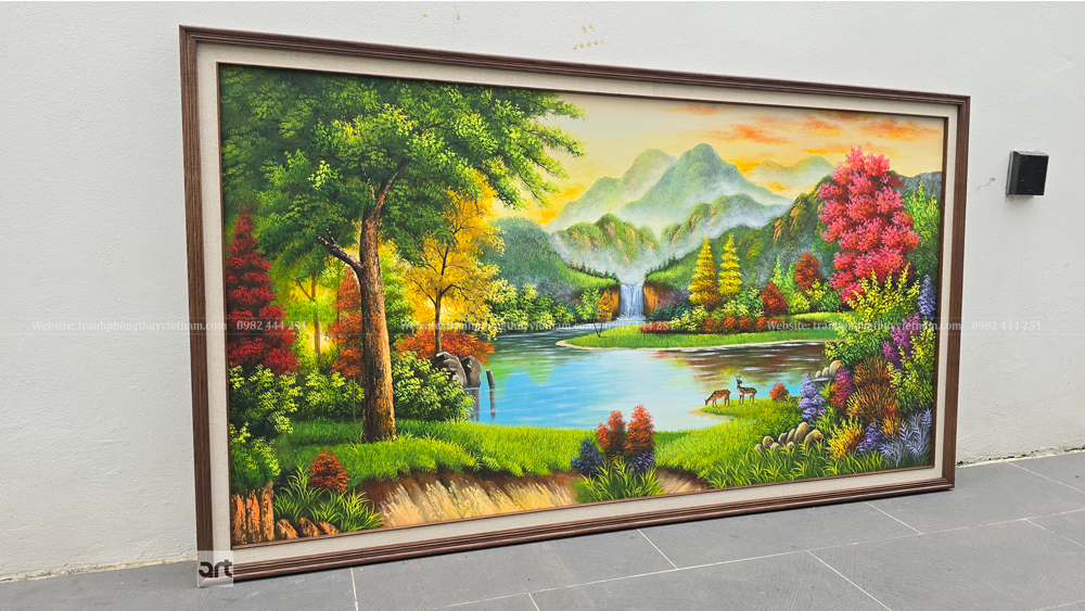 Tranh sơn thủy núi non thác nước được lắp khung gỗ sang trọng Tranh sơn thủy núi non thác nước được lắp khung gỗ sang trọng
